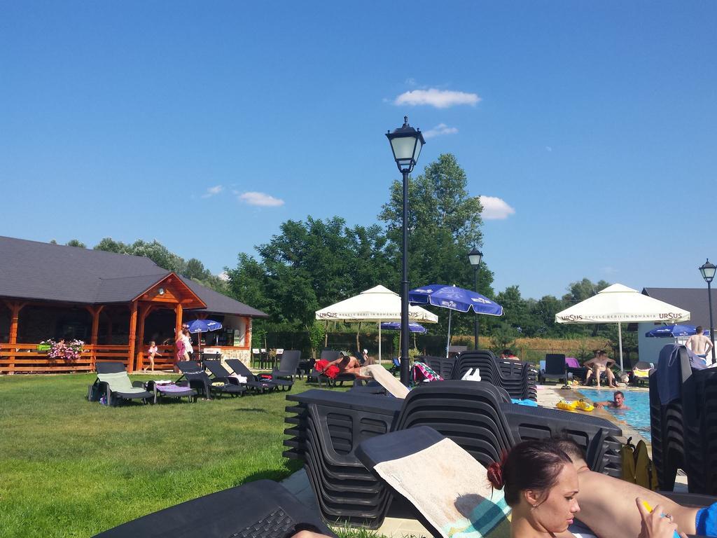 Pension La Taticu Săcălăşeni Extérieur photo